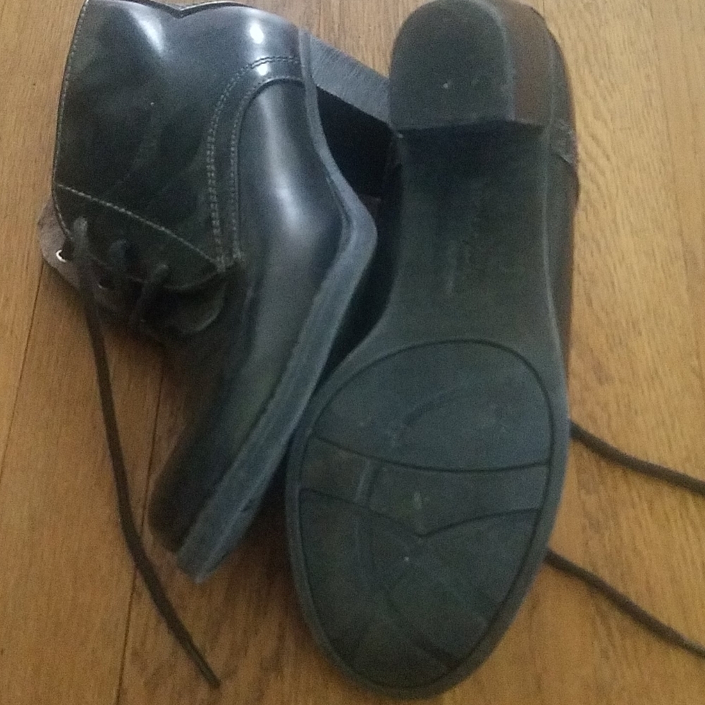 Shoeties - Picture 4 of 6